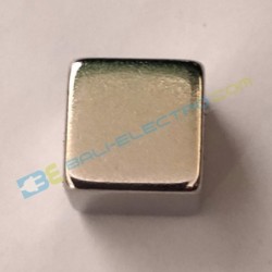 Jual Magnet Neodymium Kotak 10x10x10mm di Denpasar Bali
